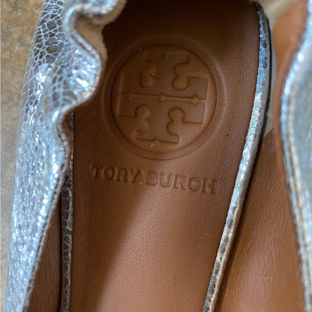 Tory Burch Reva Ballet Flats Silver Crackle Leather Size 5 RARE NWOT NOT WORN - Picture 12 of 15